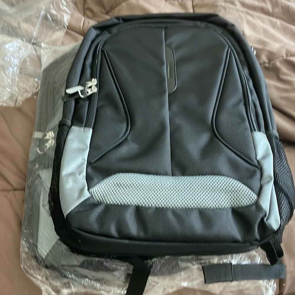 Backpack - Picture 2 of 4